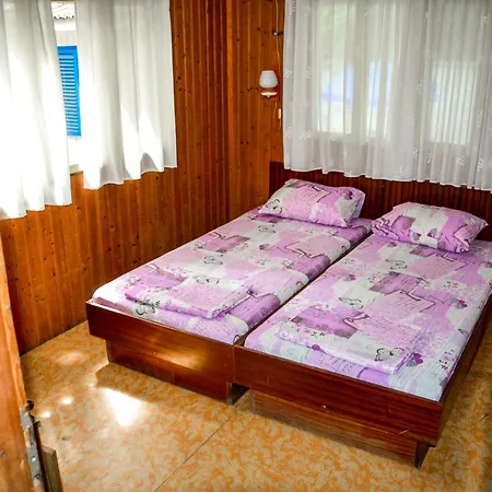 Albatross Retro Summer Kamp alanı Varna